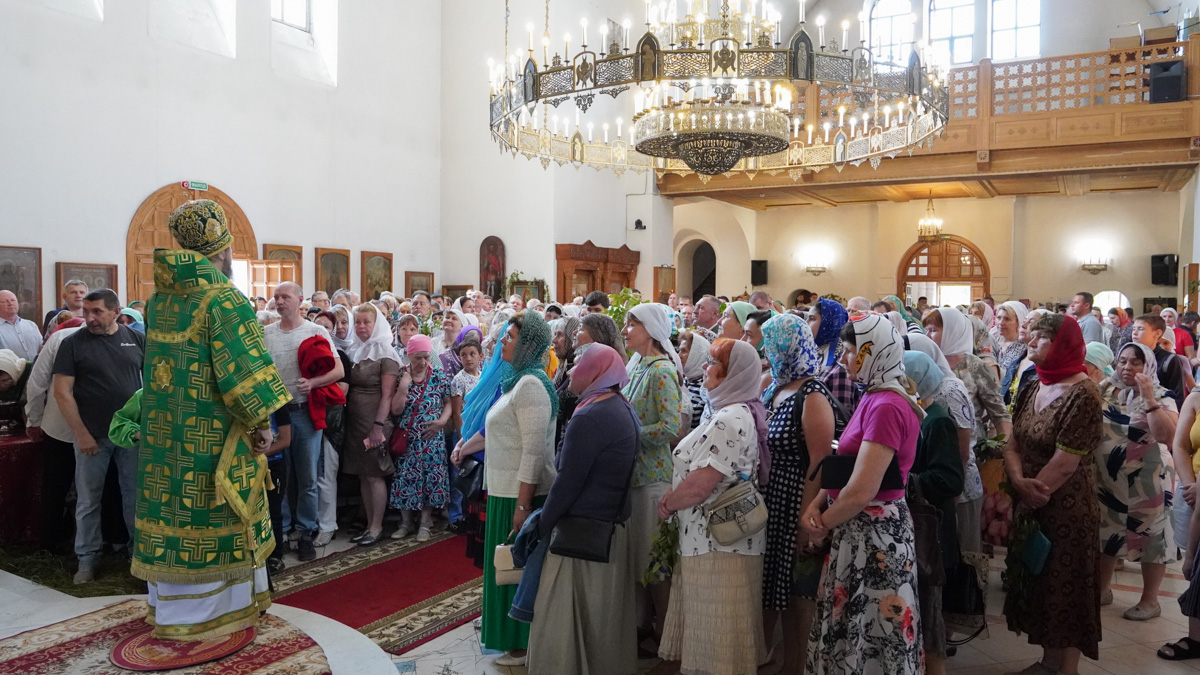 Свято-Троицкий кафедральный собор г.Балаково отмечает престольный праздник