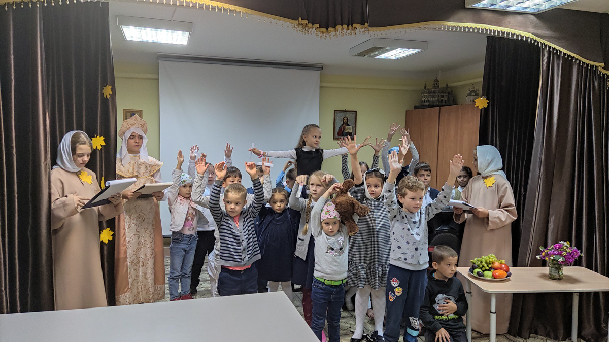 В воскресной школе храма Рождества Христова г. Балаково прошли праздничные мероприятия к началу учебного года