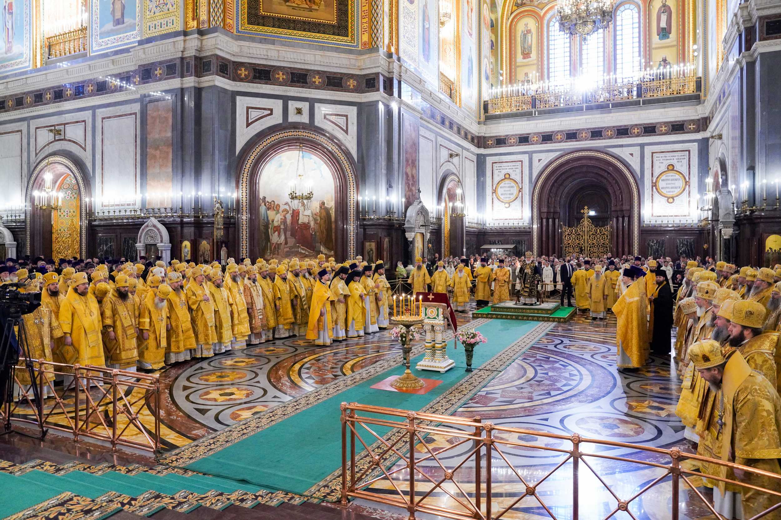 Епископ Варфоломей принял участие в Божественной литургии в день 14-й годовщины интронизации Патриарха Кирилла
