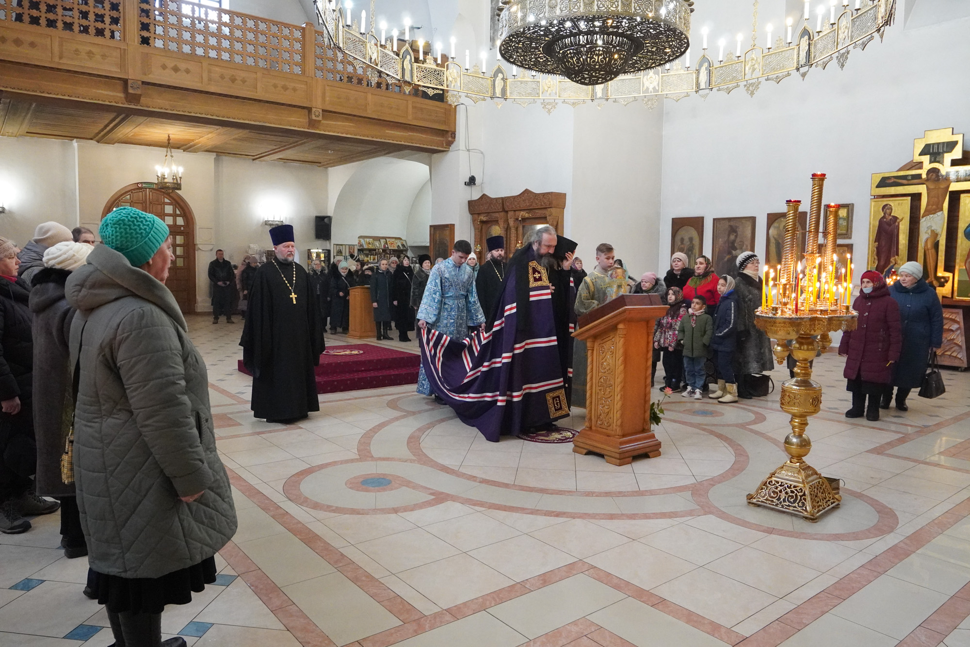 В праздник Сретения Господня епископ Варфоломей совершил Божественную литургию в Свято-Троицком кафедральном соборе г. Балаково