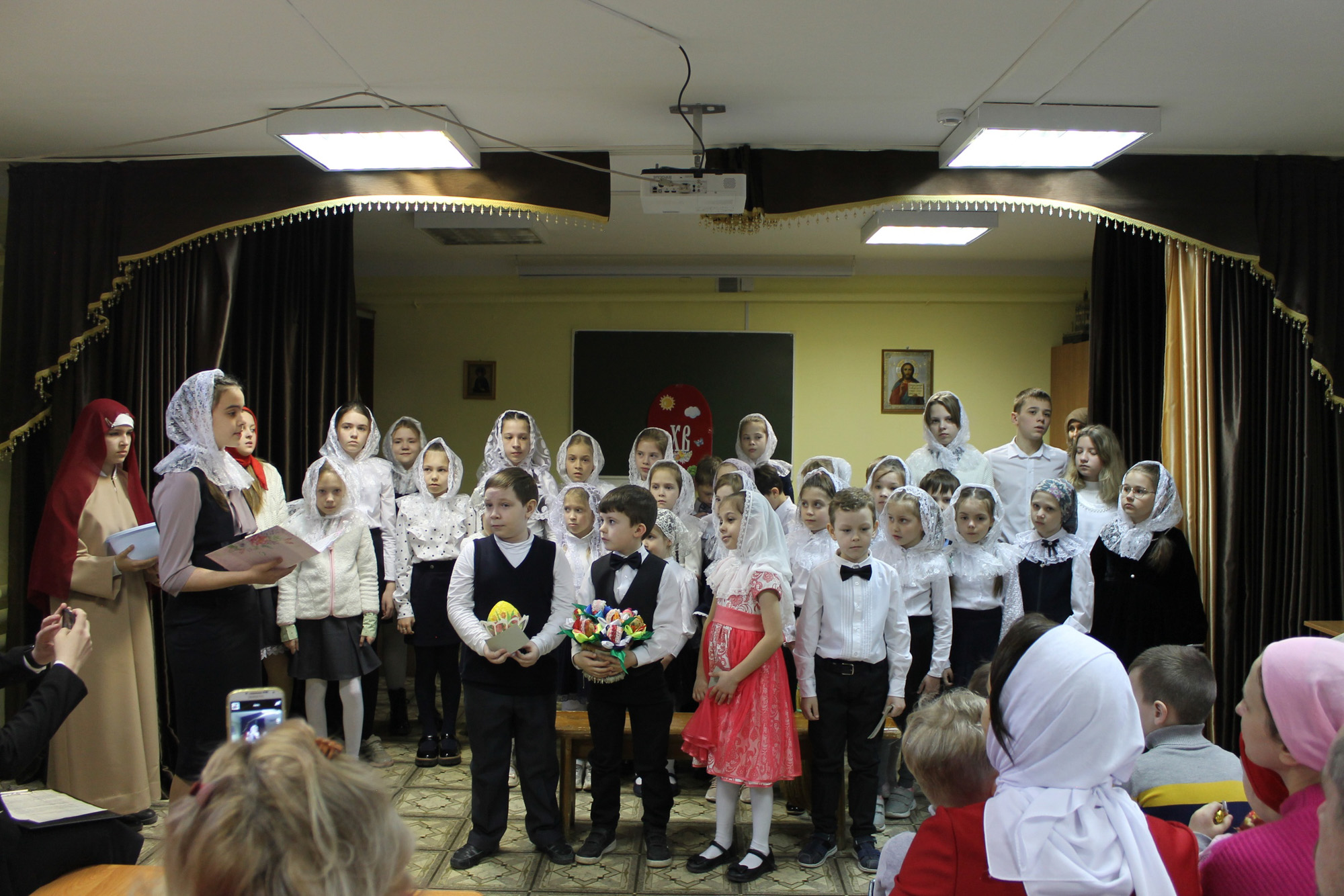На приходах Балаковской епархии прошли детские пасхальные праздники