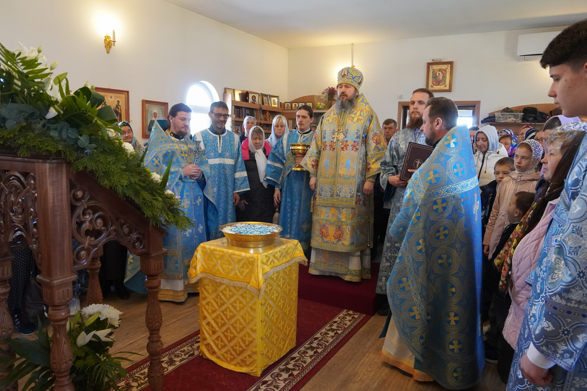 В день престольного праздника епископ Варфоломей совершил Божественную литургию в храме Благовещения Пресвятой Богородицы г. Балаково