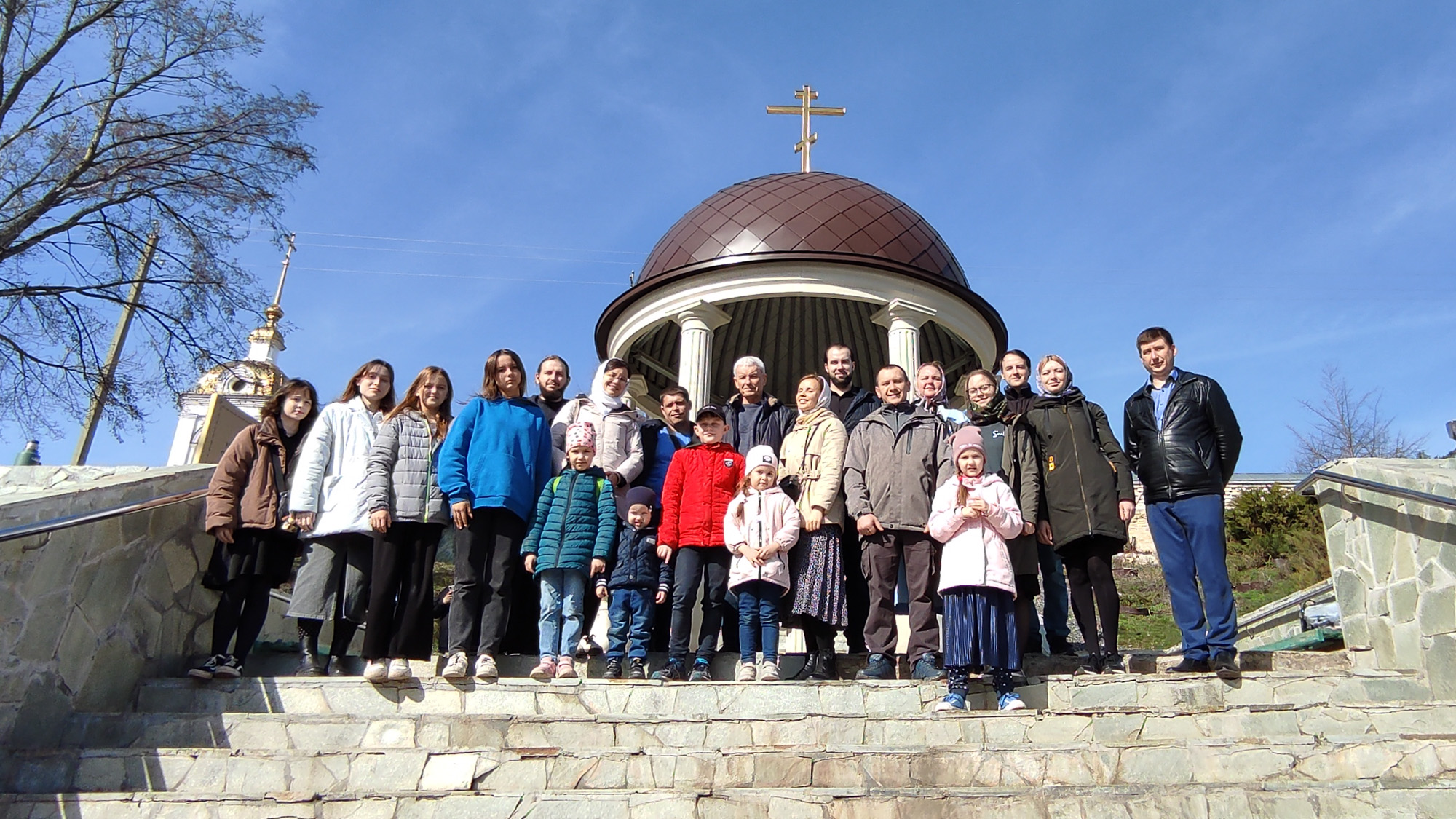 Участники молодежного общества совершили паломническую поездку в Свято-Никольский женский монастырь п. Монастырский