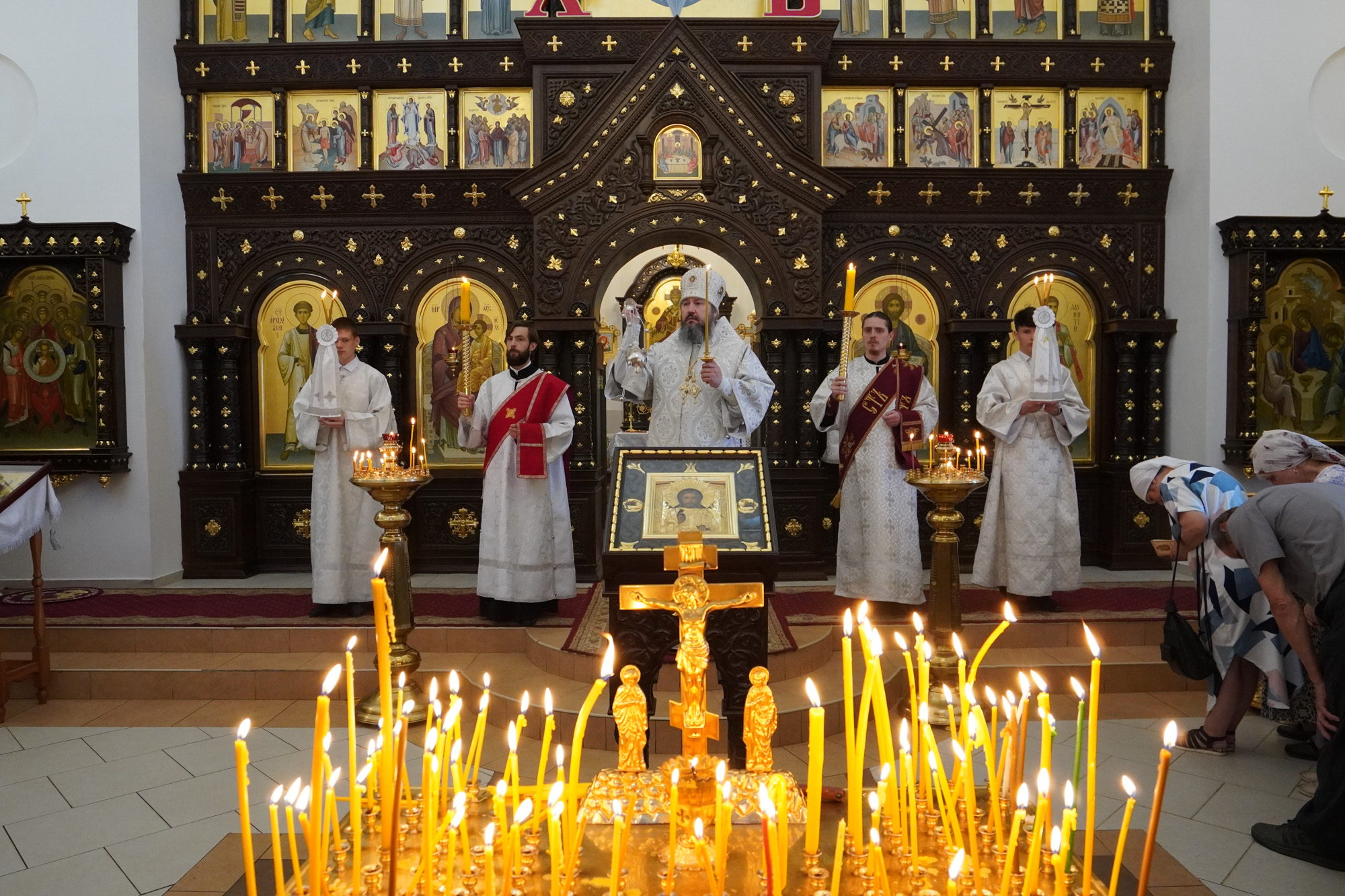 Епископ Варфоломей совершил Божественную литургию и панихиду в храме Рождества Христова г. Балаково