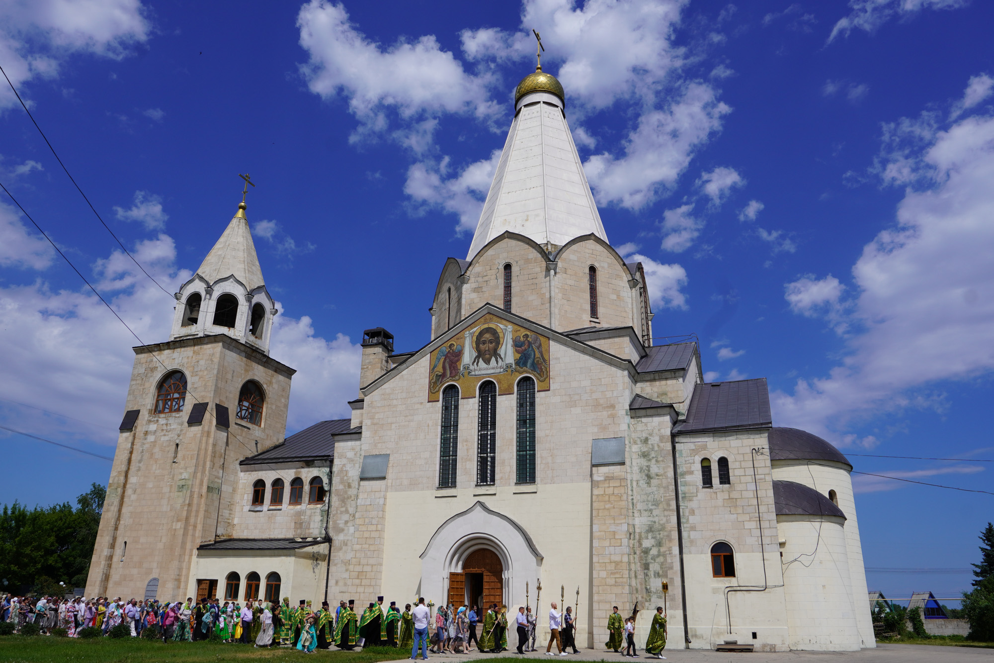 В Свято-Троицком кафедральном соборе г. Балаково отметили престольный праздник