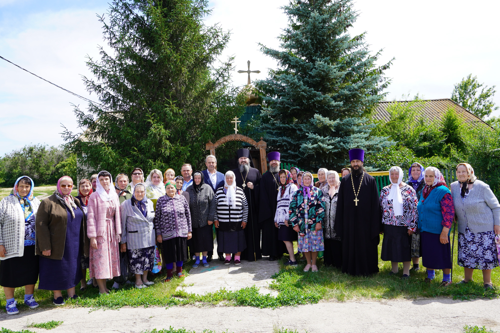 Епископ Варфоломей посетил молельный дом в селе Николаевка Ивантеевского района