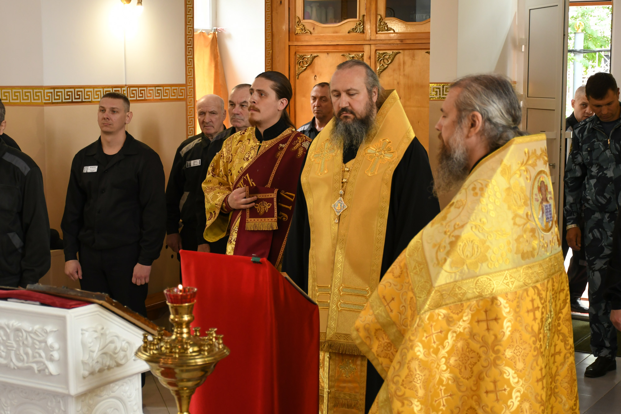Епископ Варфоломей совершил молебен с акафистом в тюремном храме пророка Божия Илии г. Пугачева