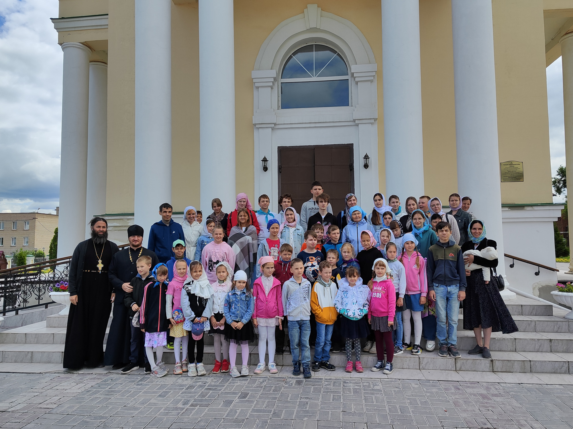 Воспитанники летней площадки при храме Рождества Христова посетили город Вольск