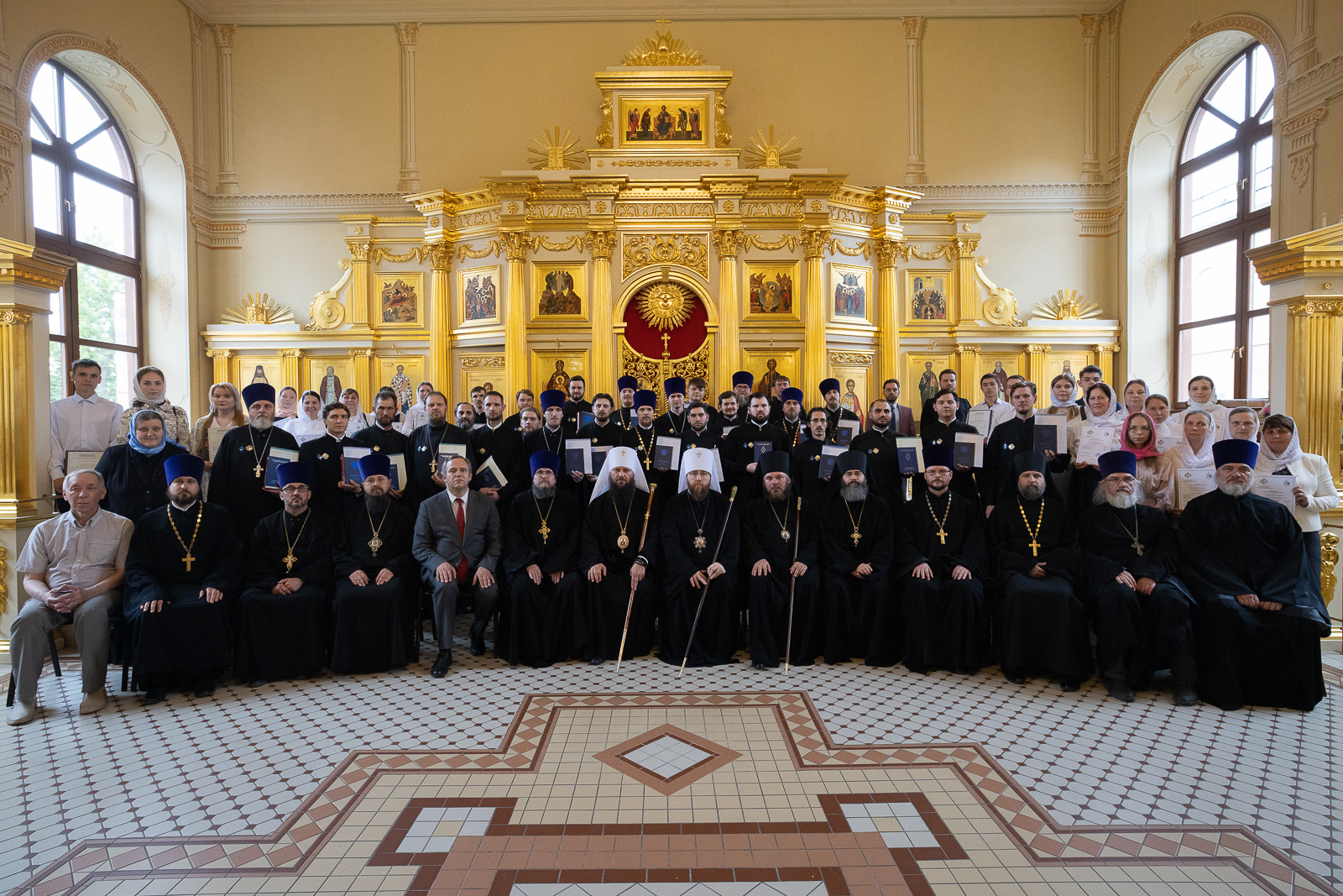 Состоялся торжественный выпускной акт Саратовской православной духовной семинарии
