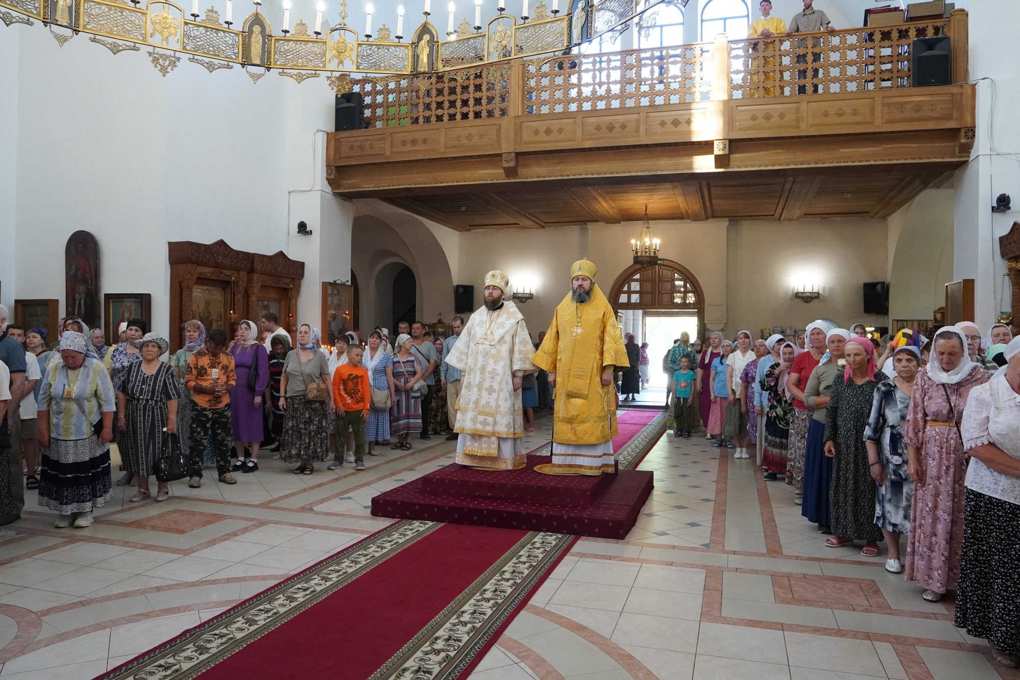 Совершено соборное архиерейское богослужение в Свято-Троицком кафедральном соборе г. Балаково