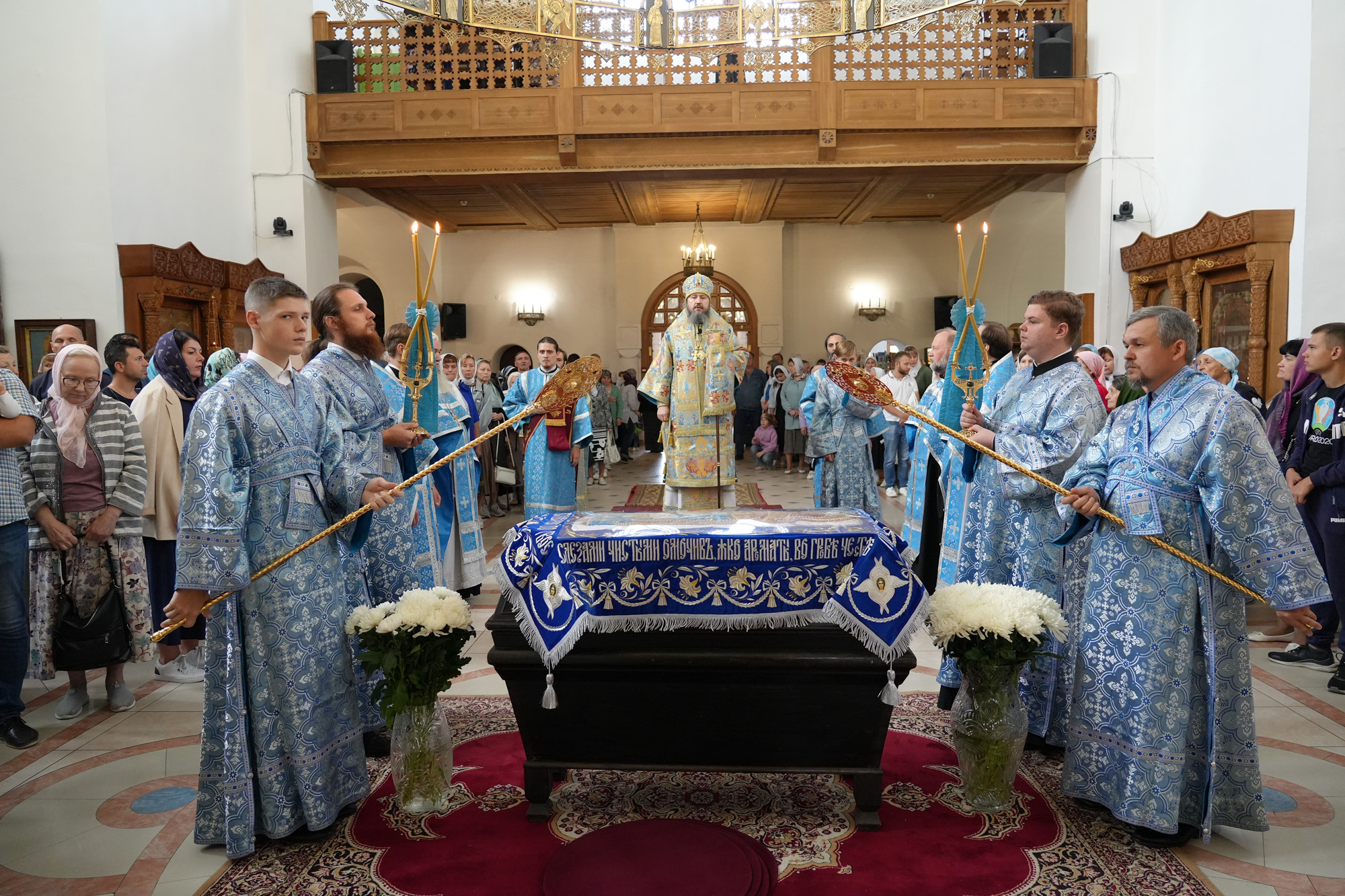 Епископ Варфоломей совершил Божественную литургию в Свято-Троицком кафедральном соборе г. Балаково