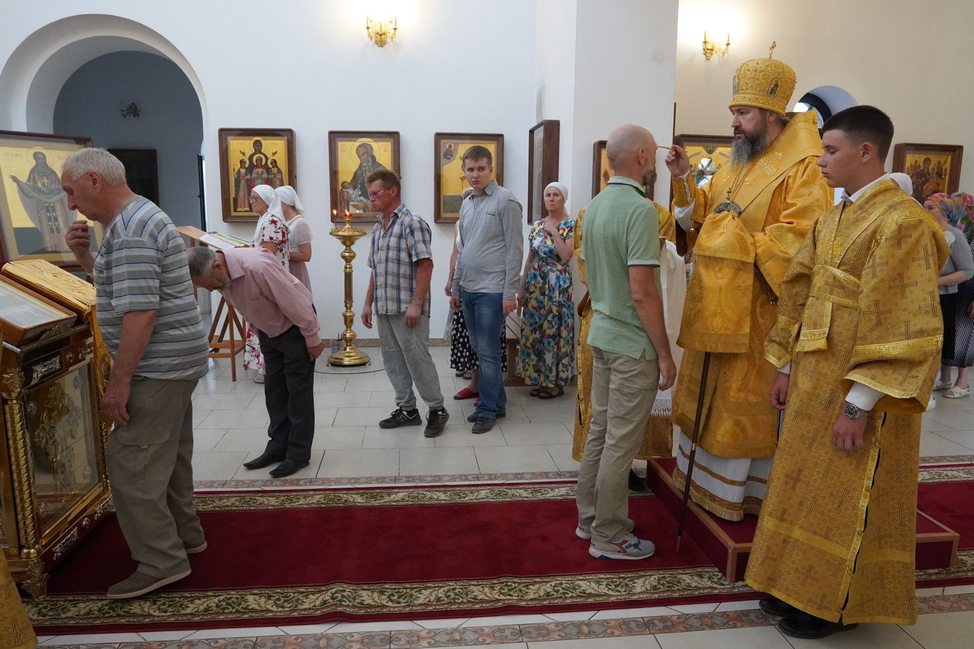Епископ Варфоломей совершил всенощное бдение в храме апостола и евангелиста Иоанна Богослова г. Балаково