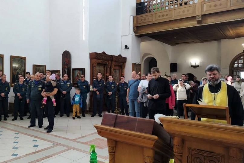 Сотрудники МЧС г. Балаково приняли участие в молебне перед иконой Божией Матери «Неопалимая Купина»