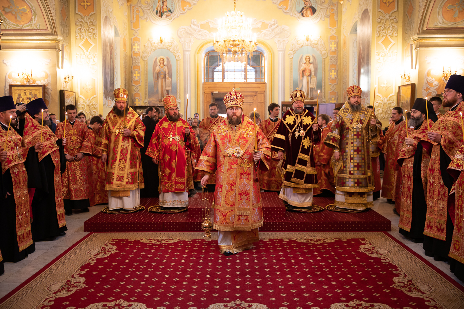 Совершено соборное архиерейское богослужение в Покровском соборе г. Саратова