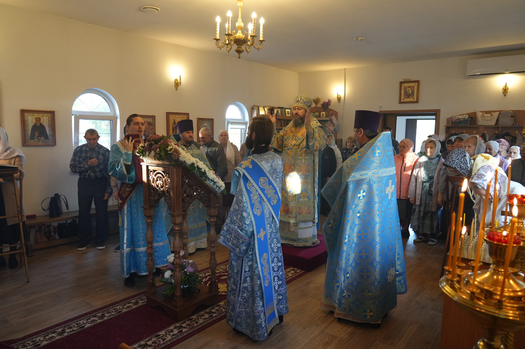 Епископ Варфоломей совершил Божественную литургию в храме Благовещения Пресвятой Богородицы г. Балаково