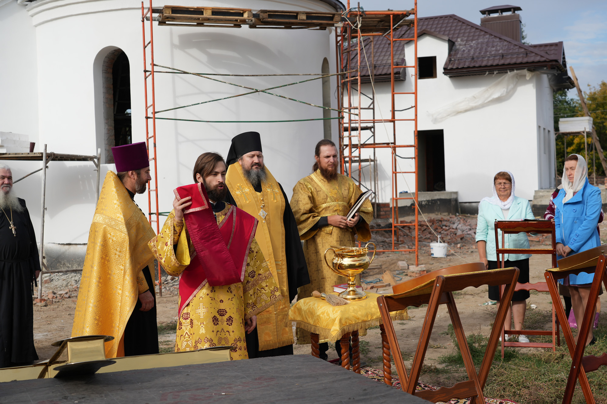 Епископ Варфоломей совершил чин освящения креста и купола строящегося храма с. Большая Сакма
