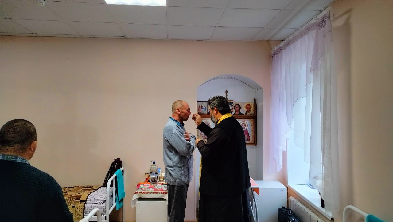 Руководитель епархиального отдела по социальному служению посетил третий корпус дома-интерната для престарелых г. Балаково