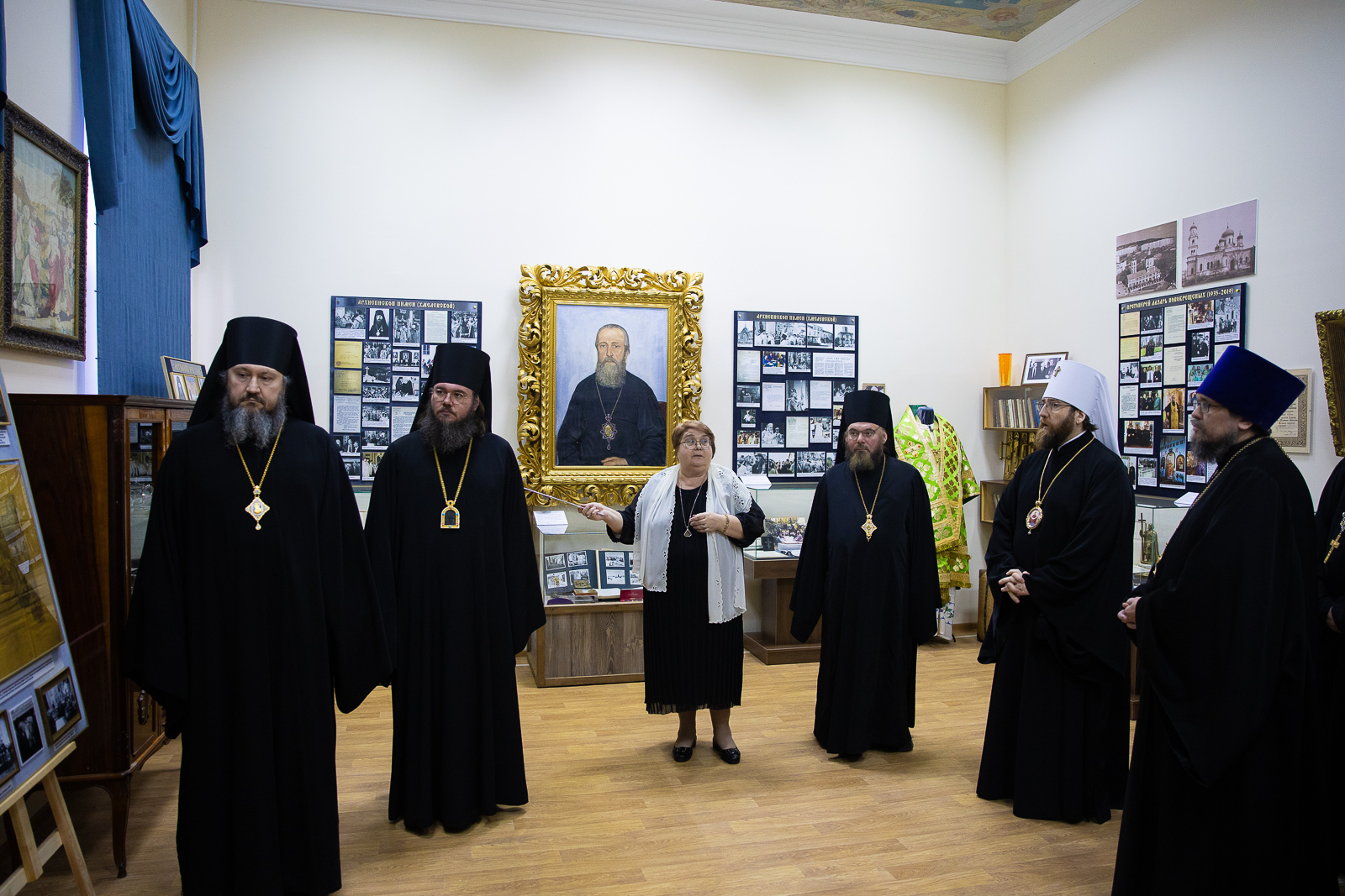 Епископ Варфоломей посетил открытие выставки «Архиепископ Пимен (Хмелевской): эпоха, труды, люди»