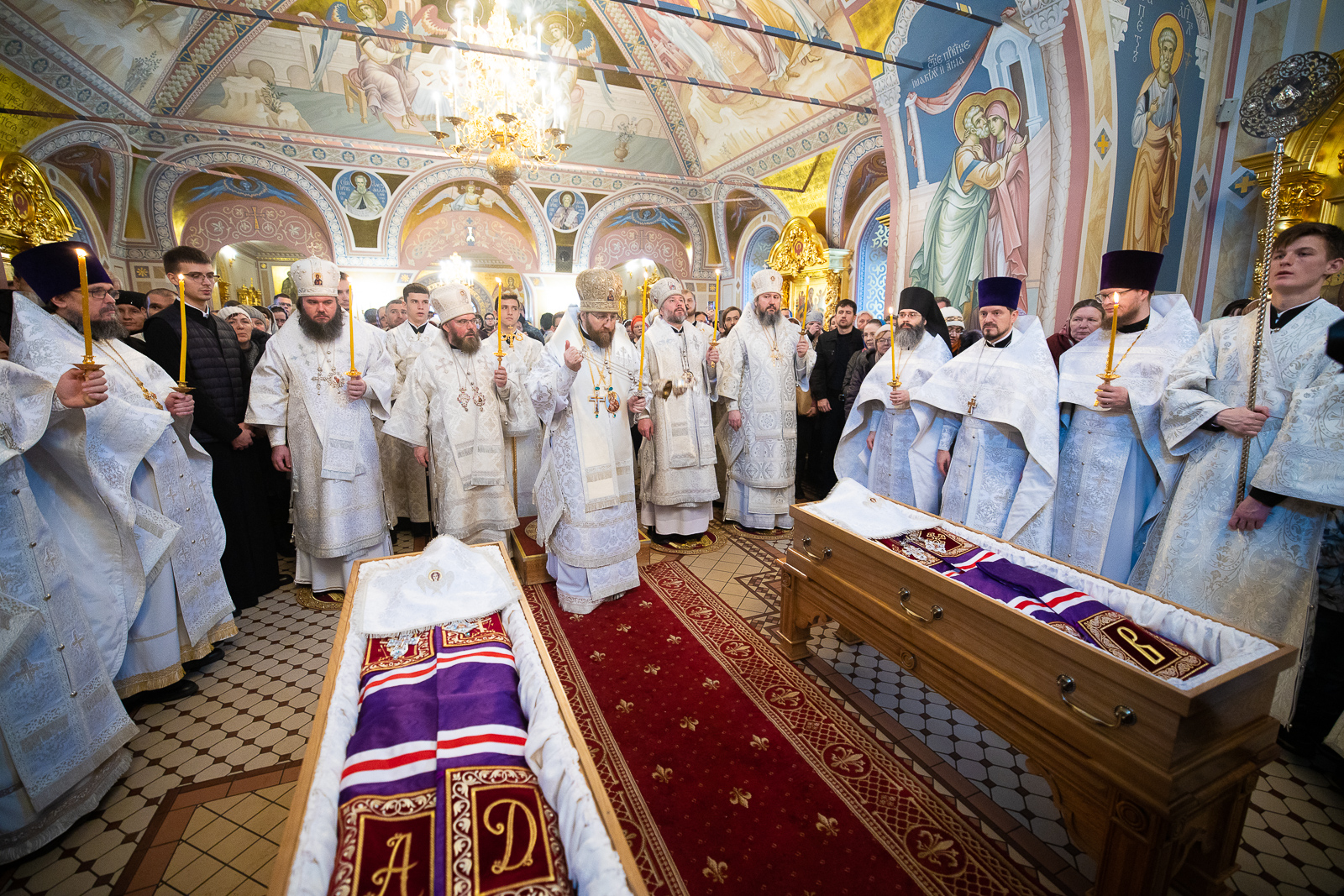 В день 30-летия со дня кончины архиепископа Пимена саратовские святители упокоены в кафедральном соборе
