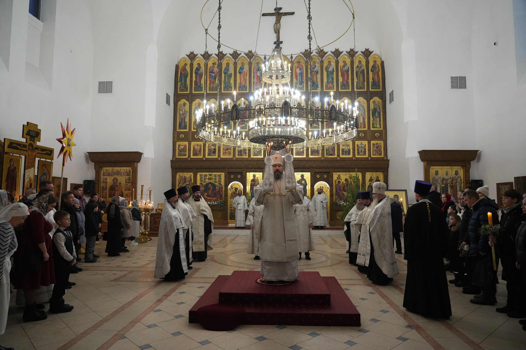 Епископ Варфоломей возглавил Великую Рождественскую вечерню в Свято-Троицком кафедральном соборе г. Балаково