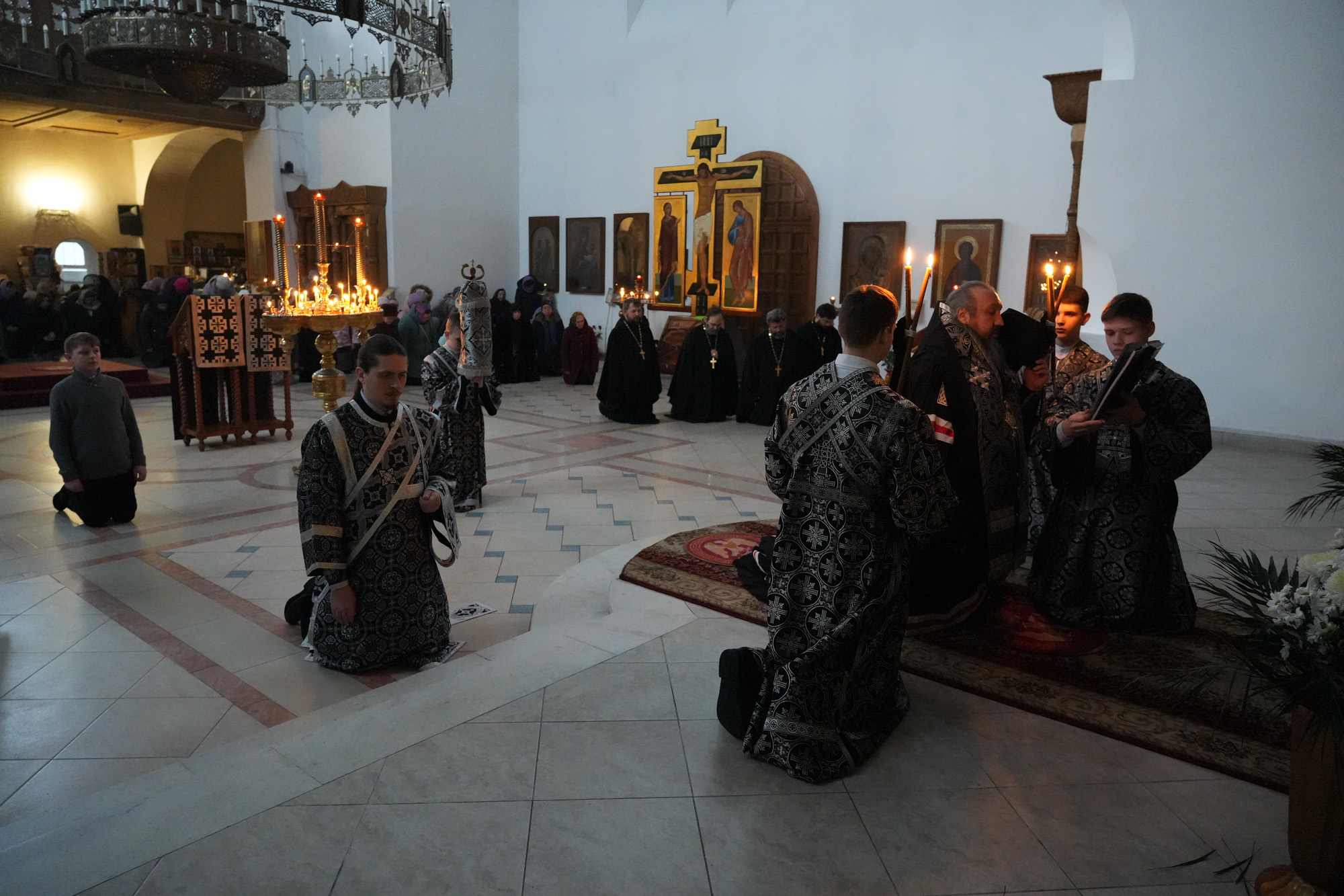 Епископ Варфоломей совершил вечерню с чином прощения в Свято-Троицком кафедральном соборе г. Балаково