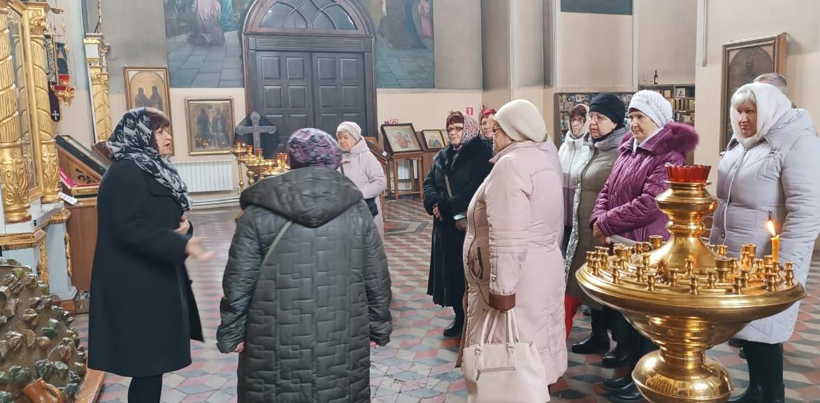 Жители села Успенка совершили паломническую поездку в Свято-Воскресенский собор г. Пугачева