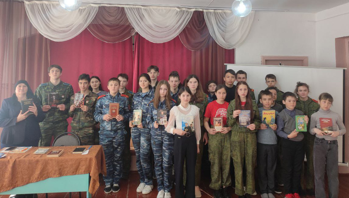 В школах Перелюбского района прошли беседы со школьниками о православной литературе