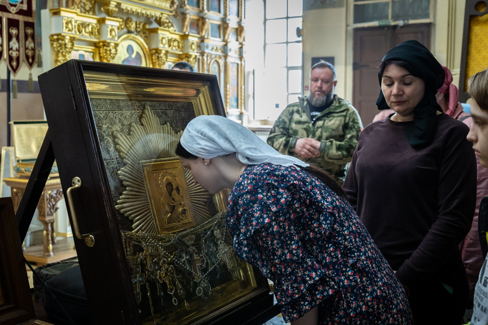 По Покровской епархии проходит казачий крестный ход с иконой Божией Матери «Избавительница от бед»