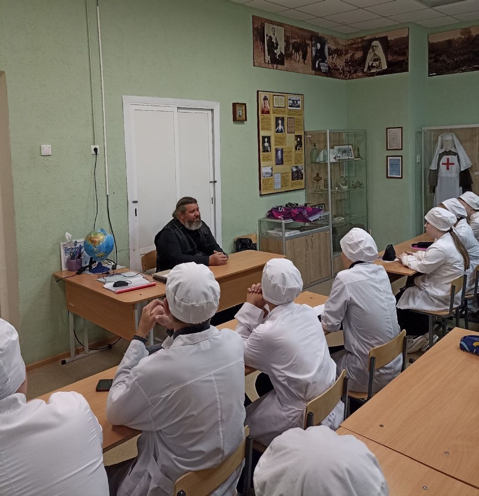 Представители епархии продолжили встречи со студентами